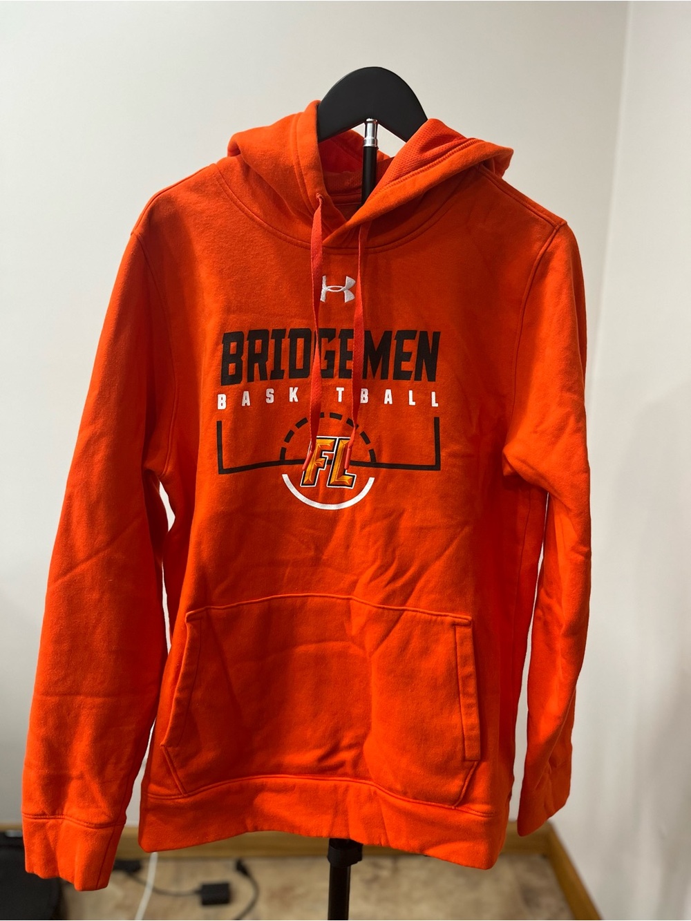 Under Armour Men’s Orange BridgeMen Basketball Pullover Hoodie
